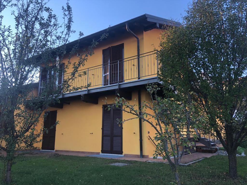 Attico By Marconi 11 Bed & Breakfast Besozzo Dış mekan fotoğraf